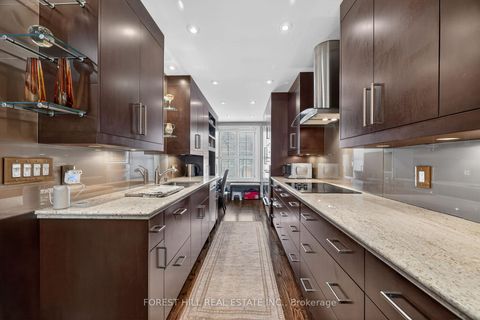 Photo 10 at 252 Spadina Road, Casa Loma, Toronto