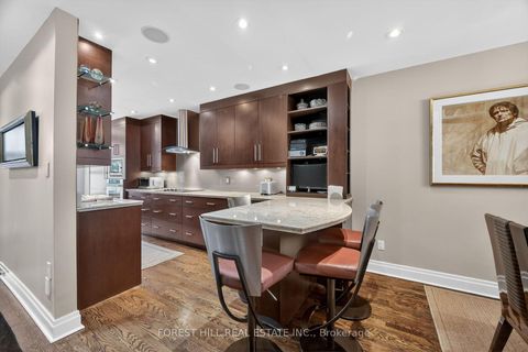 Photo 12 at 252 Spadina Road, Casa Loma, Toronto