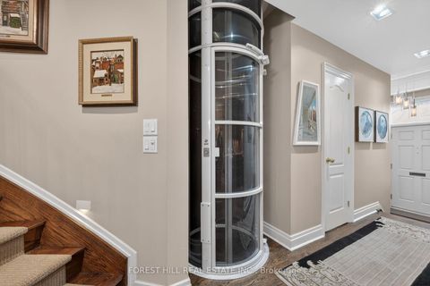 Photo 13 at 252 Spadina Road, Casa Loma, Toronto