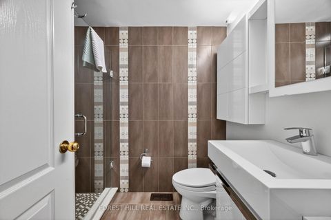 Photo 19 at 252 Spadina Road, Casa Loma, Toronto