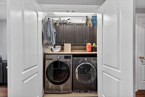 Photo 23 at 252 Spadina Road, Casa Loma, Toronto