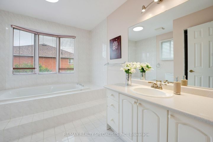 Photo 21 at 36 Devonsleigh Boulevard, Devonsleigh, Richmond Hill