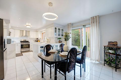 Photo 8 at 36 Devonsleigh Boulevard, Devonsleigh, Richmond Hill