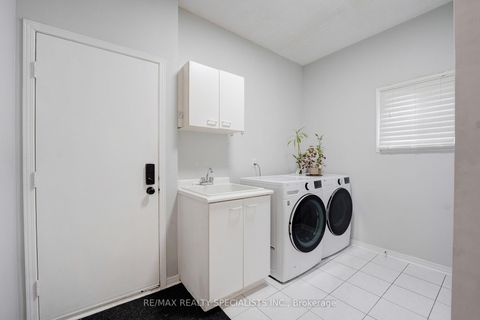 Photo 12 at 36 Devonsleigh Boulevard, Devonsleigh, Richmond Hill