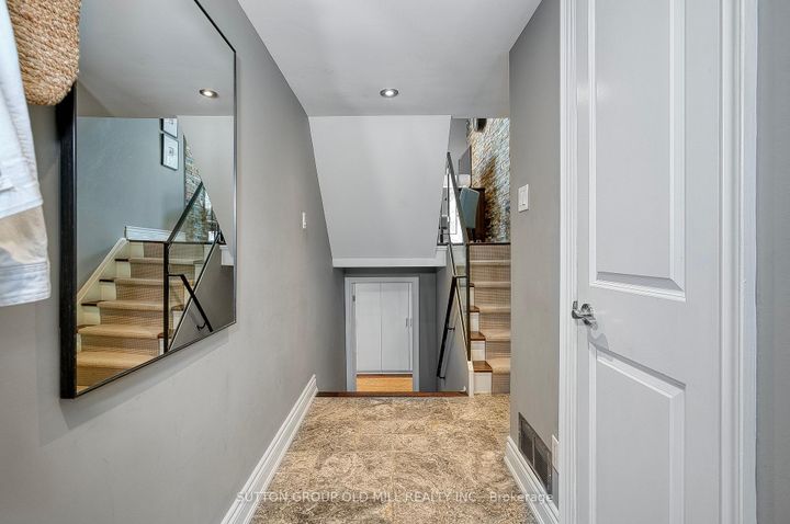 Photo 3 at 1 - 4 Bradbrook Road, City Centre West, Toronto