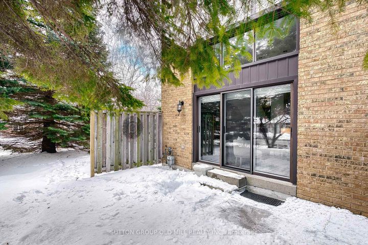 Photo 32 at 1 - 4 Bradbrook Road, City Centre West, Toronto
