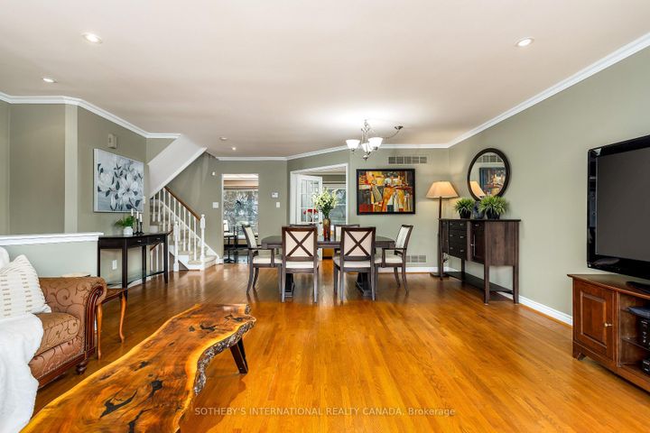 Photo 1 at 26 Tamarack Circle, The Westway, Toronto