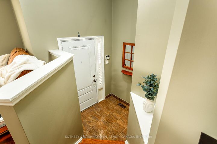Photo 11 at 26 Tamarack Circle, The Westway, Toronto