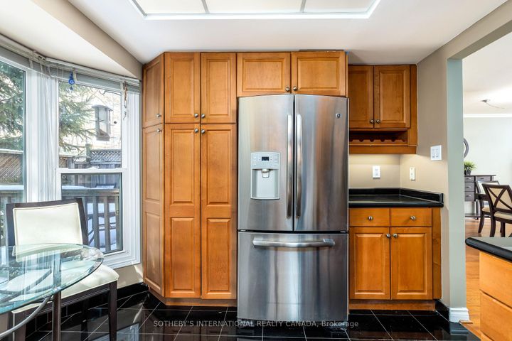 Photo 14 at 26 Tamarack Circle, The Westway, Toronto