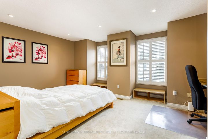 Photo 30 at 26 Tamarack Circle, The Westway, Toronto