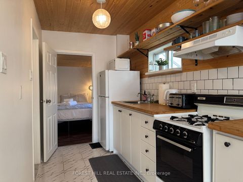 Photo 4 at 325 Westmoreland Avenue N, Junction, Toronto