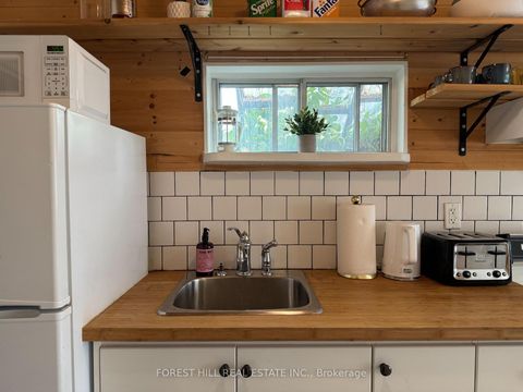 Photo 5 at 325 Westmoreland Avenue N, Junction, Toronto