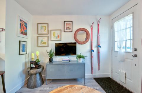 Photo 7 at 325 Westmoreland Avenue N, Junction, Toronto