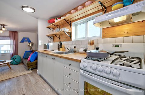 Photo 10 at 325 Westmoreland Avenue N, Junction, Toronto