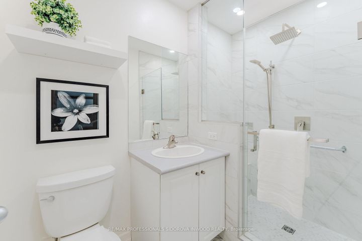 Photo 12 at 44 Thornhill Avenue, Lambton Baby Point, Toronto