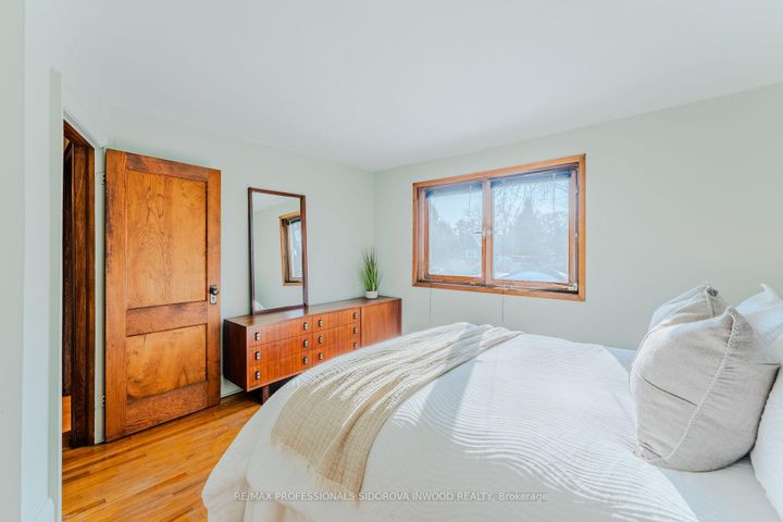 Photo 16 at 44 Thornhill Avenue, Lambton Baby Point, Toronto