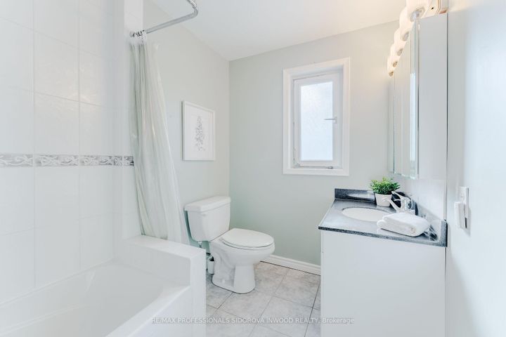 Photo 17 at 44 Thornhill Avenue, Lambton Baby Point, Toronto