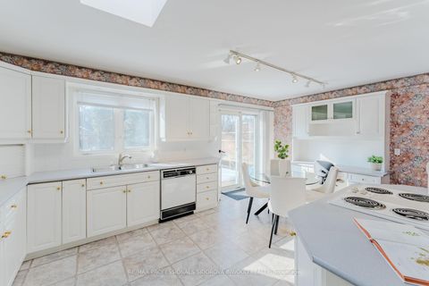 Photo 10 at 44 Thornhill Avenue, Lambton Baby Point, Toronto