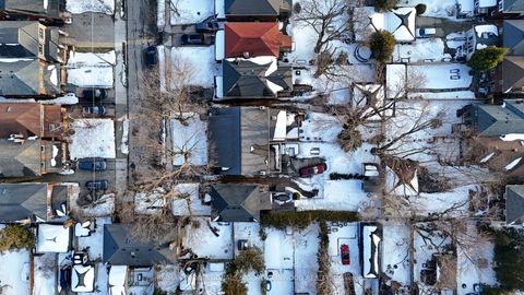 Photo 28 at 44 Thornhill Avenue, Lambton Baby Point, Toronto