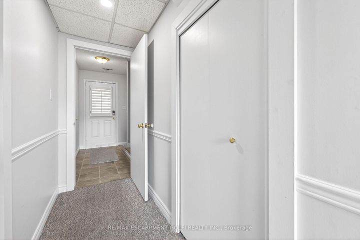 Photo 3 at 47 - 386 Highland Road W, Stoney Creek Mountain, Hamilton