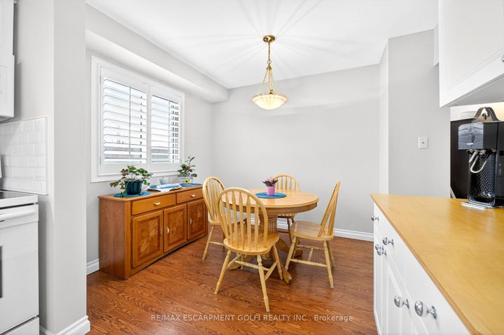 Photo 5 at 47 - 386 Highland Road W, Stoney Creek Mountain, Hamilton