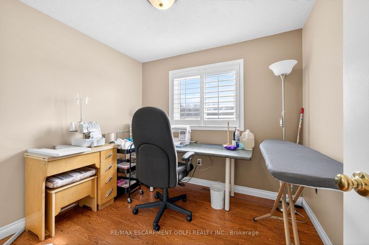 Photo 15 at 47 - 386 Highland Road W, Stoney Creek Mountain, Hamilton