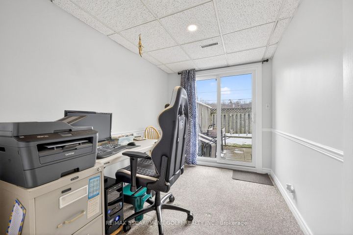 Photo 16 at 47 - 386 Highland Road W, Stoney Creek Mountain, Hamilton