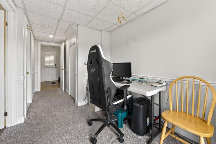 Photo 17 at 47 - 386 Highland Road W, Stoney Creek Mountain, Hamilton