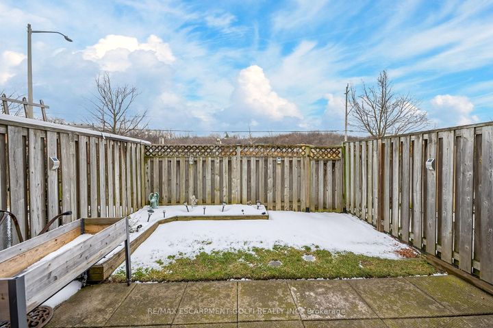 Photo 18 at 47 - 386 Highland Road W, Stoney Creek Mountain, Hamilton