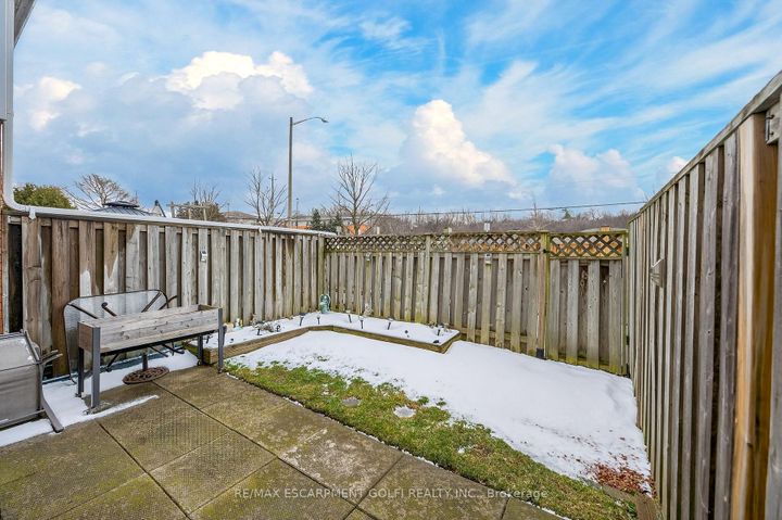 Photo 19 at 47 - 386 Highland Road W, Stoney Creek Mountain, Hamilton