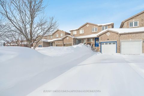 Photo 1 at 28 Raymond Crescent, Painswick South, Barrie