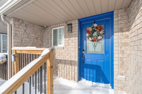 Photo 3 at 28 Raymond Crescent, Painswick South, Barrie