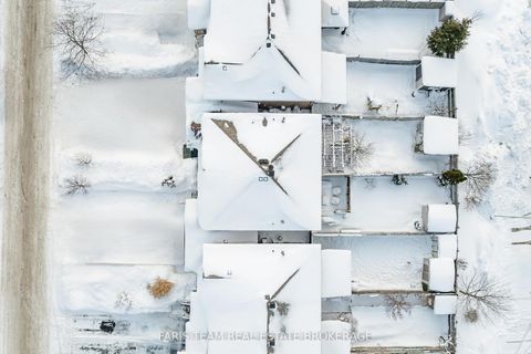 Photo 21 at 28 Raymond Crescent, Painswick South, Barrie