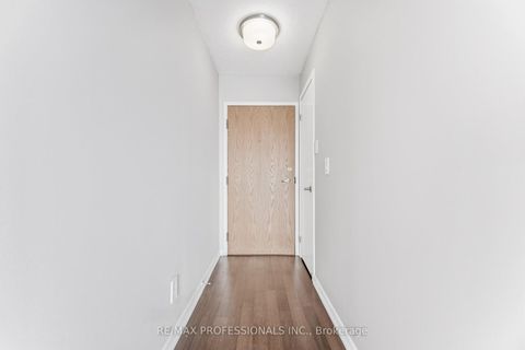 Photo 4 at 1015 - 38 Joe Shuster Way, Niagara, Toronto