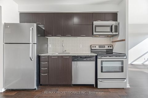 Photo 8 at 1015 - 38 Joe Shuster Way, Niagara, Toronto