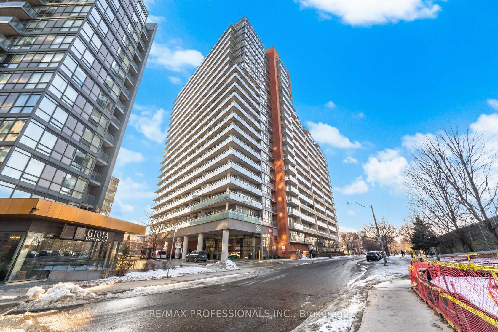 1015 - 38 Joe Shuster Way, Niagara, Toronto 