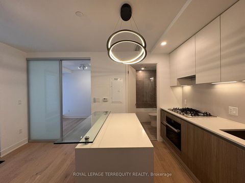 Photo 2 at 103 - 200 Keewatin Avenue, Mount Pleasant East, Toronto