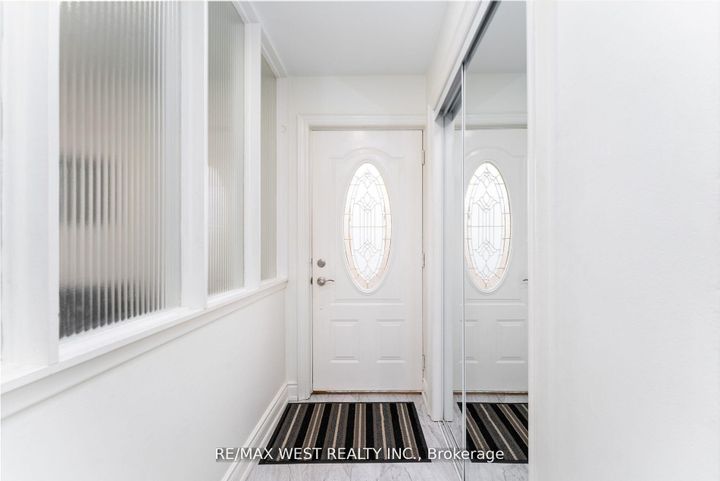 Photo 6 at 11 Farley Crescent, Richview, Toronto