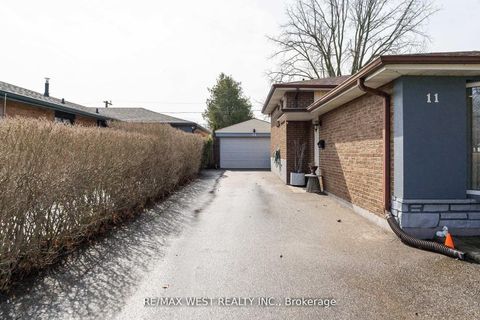 Photo 5 at 11 Farley Crescent, Richview, Toronto