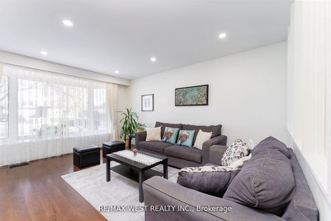 Photo 15 at 11 Farley Crescent, Richview, Toronto