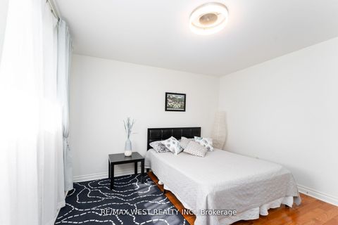 Photo 21 at 11 Farley Crescent, Richview, Toronto