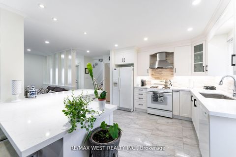 Photo 38 at 11 Farley Crescent, Richview, Toronto