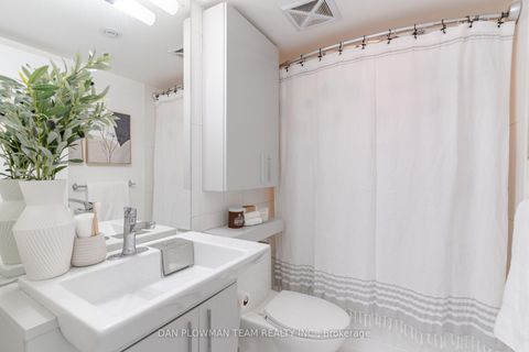 Photo 13 at 1006 - 8 Telegram Mews, Waterfront Communities C1, Toronto