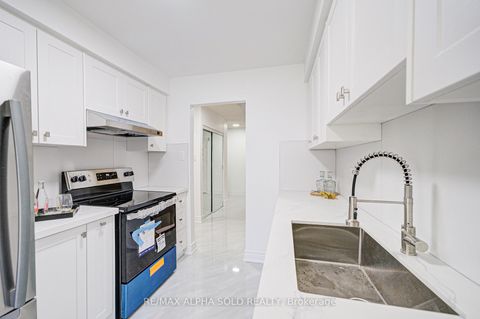 Photo 10 at 158 Ingleton Boulevard, Milliken, Toronto