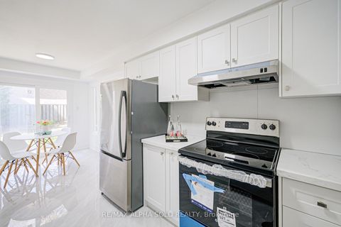Photo 12 at 158 Ingleton Boulevard, Milliken, Toronto