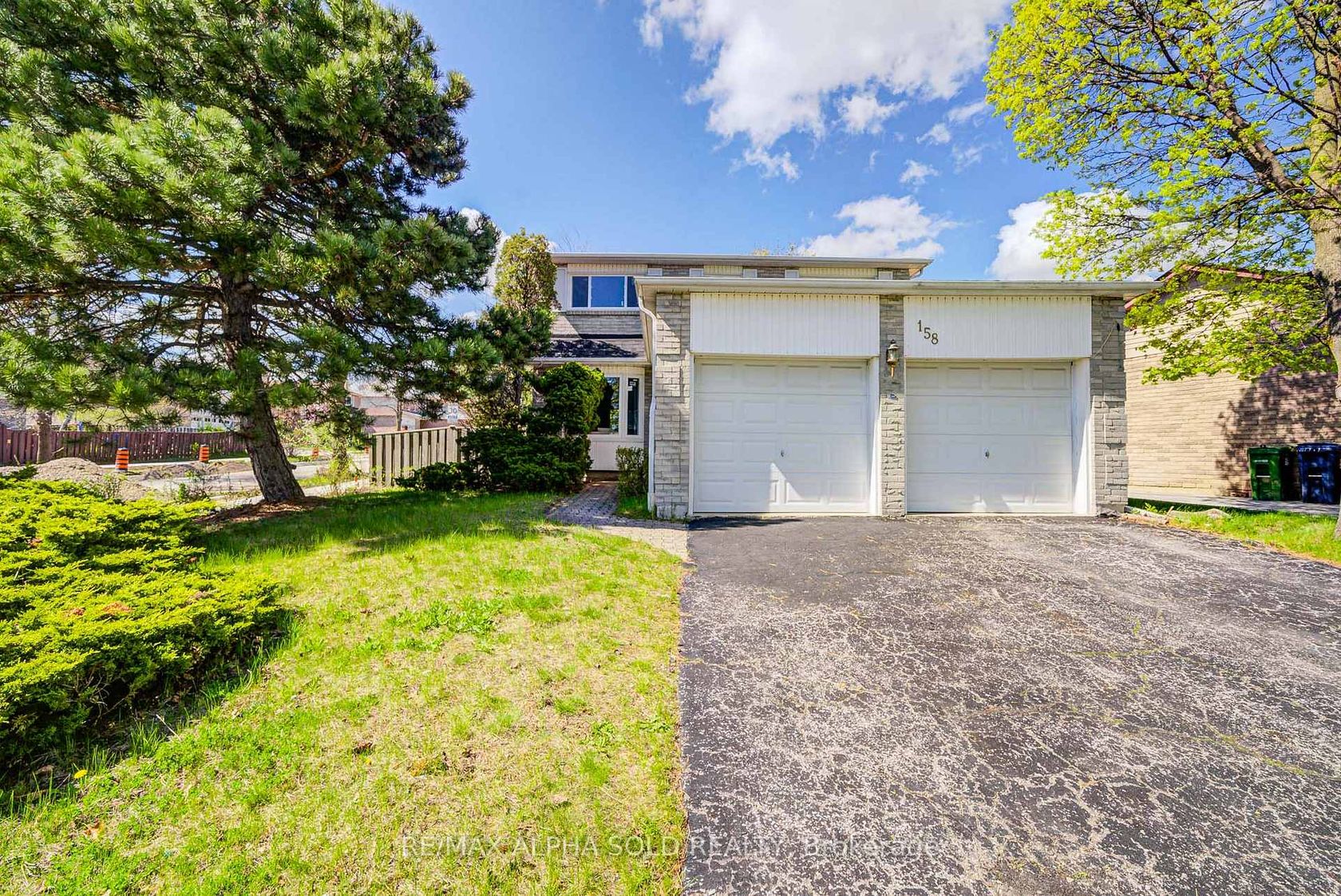 158 Ingleton Boulevard, Milliken, Toronto by Loree Meneguzzi Real Estate 158 Ingleton Boulevard, Milliken, Toronto