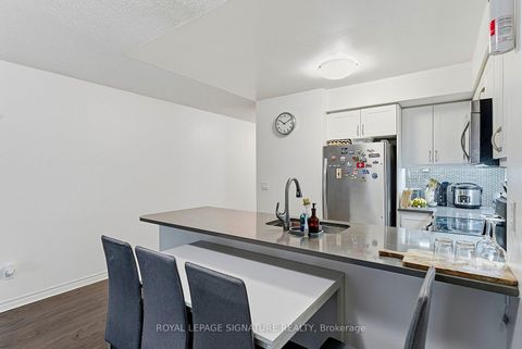 Photo 6 at 502 - 19 Grand Trunk Crescent, Waterfront Communities C1, Toronto