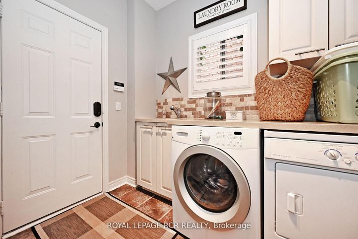 Photo 16 at 142 Regatta Avenue, Oak Ridges, Richmond Hill