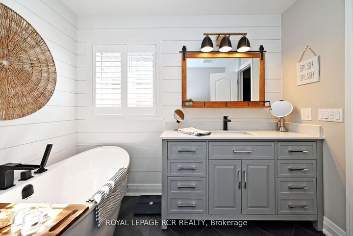 Photo 22 at 142 Regatta Avenue, Oak Ridges, Richmond Hill