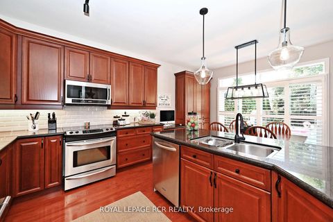Photo 12 at 142 Regatta Avenue, Oak Ridges, Richmond Hill